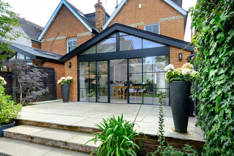 aluminium sliding door to modern extension