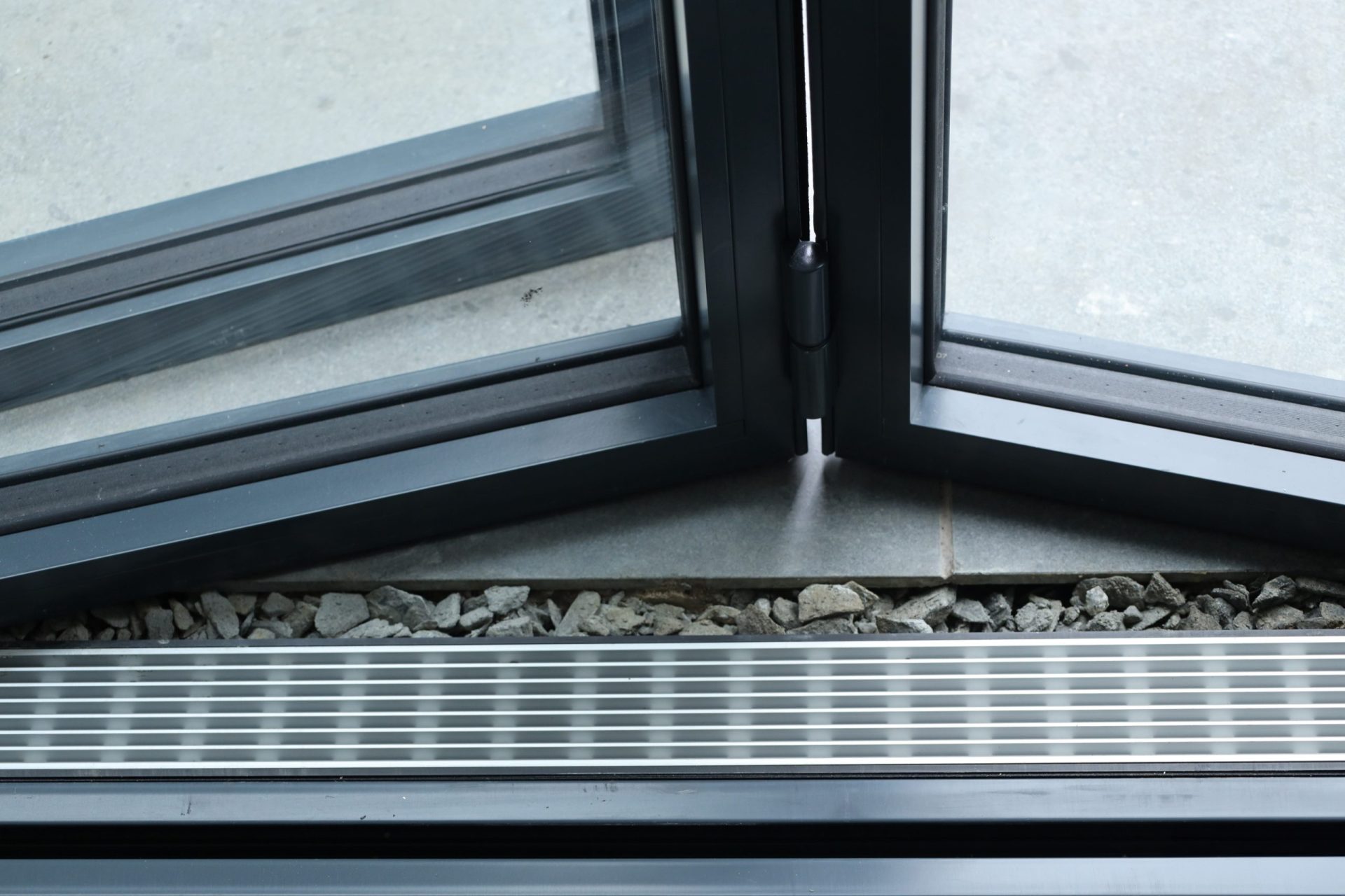 sieger-6 Aluminium bifold door - Sieger 110 - Sieger Systems - Eastington Lane